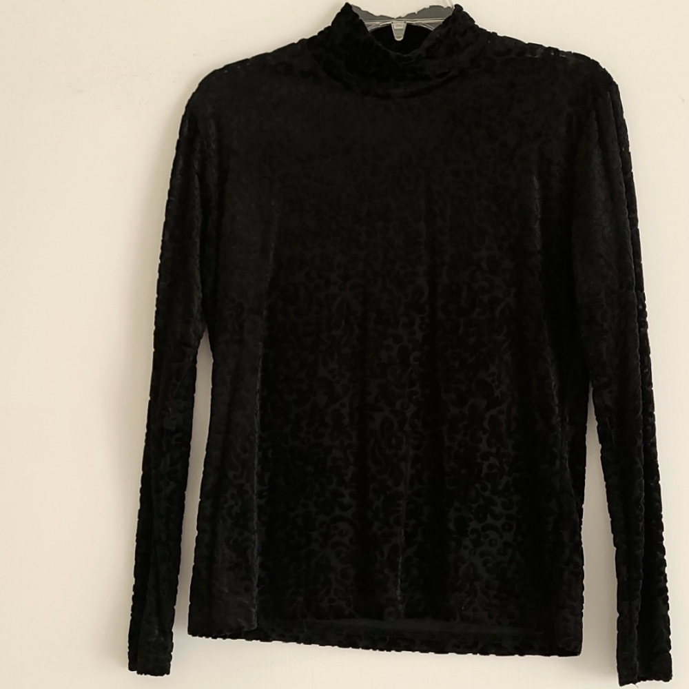 Embossed Mock Turtleneck. Womens Size M.